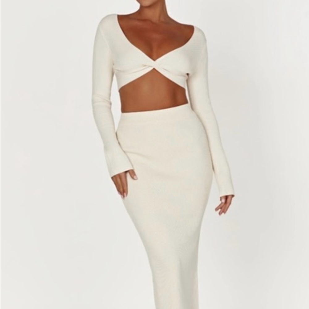 Meshki Cream Skirt Set